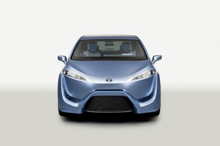  Toyota FCV-R Concept 2011 года  (фото 6 из 6)